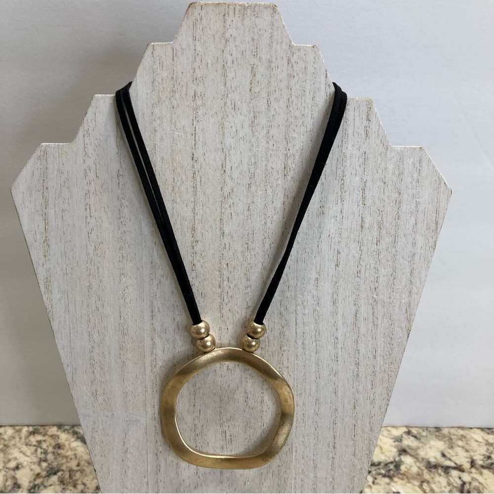 long black and gold 18.5” necklace round beaded pendant necklace